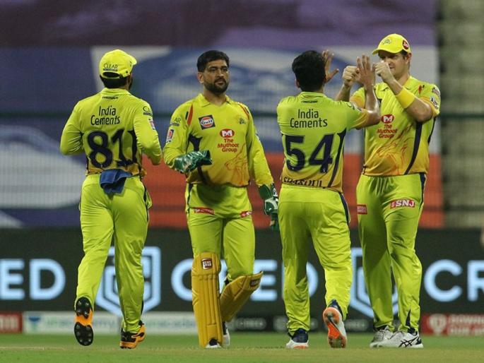 IPL 2020: Some CSK players play as if they are government jobs - Virender Sehwag | IPL 2020 : चेन्नईचे काही खेळाडू सरकारी नोकरी असल्याप्रमाणे खेळतात; सेहवागने काढला चिमटा