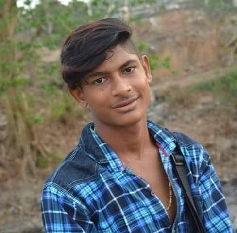 Murder of a young man over a liquor drinking dispute in ambernath | दारू पिताना झालेल्या क्षुल्लक वादातून तरुणाची हत्या Murder of a young man over a liquor drinking dispute in ambernath | दारू पिताना झालेल्या क्षुल्लक वादातून तरुणाची हत्या