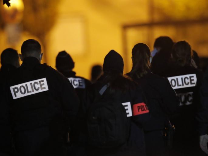 Shocking! The teacher's beheaded in anger at being shown a caricatures of the Prophet Mohammad | धक्कादायक! प्रेषित मोहम्मद पैगंबर यांचे व्यंगचित्र दाखवल्याच्या रागातून शिक्षकाचा गळा चिरला Shocking! The teacher's beheaded in anger at being shown a caricatures of the Prophet Mohammad | धक्कादायक! प्रेषित मोहम्मद पैगंबर यांचे व्यंगचित्र दाखवल्याच्या रागातून शिक्षकाचा गळा चिरला