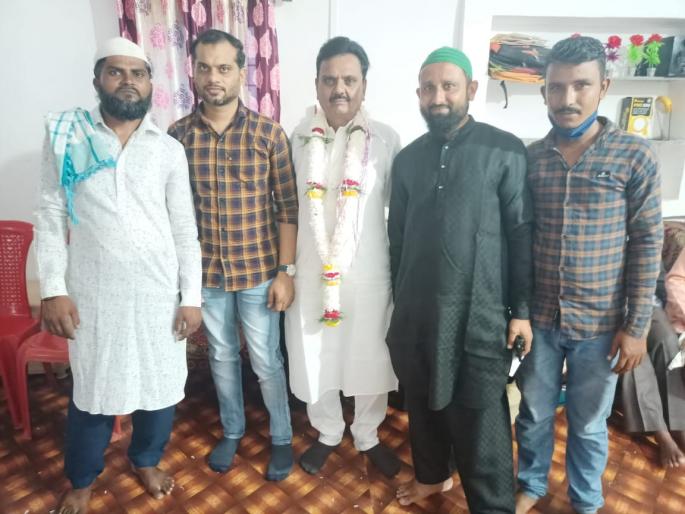 The girls took the initiative for the 'marriage' of 'Abbajan', a unique event in Wani | ‘अब्बाजान’च्या ‘निकाह’साठी मुलींनीच घेतला पुढाकार, वणीतील अनोखी घटना The girls took the initiative for the 'marriage' of 'Abbajan', a unique event in Wani | ‘अब्बाजान’च्या ‘निकाह’साठी मुलींनीच घेतला पुढाकार, वणीतील अनोखी घटना