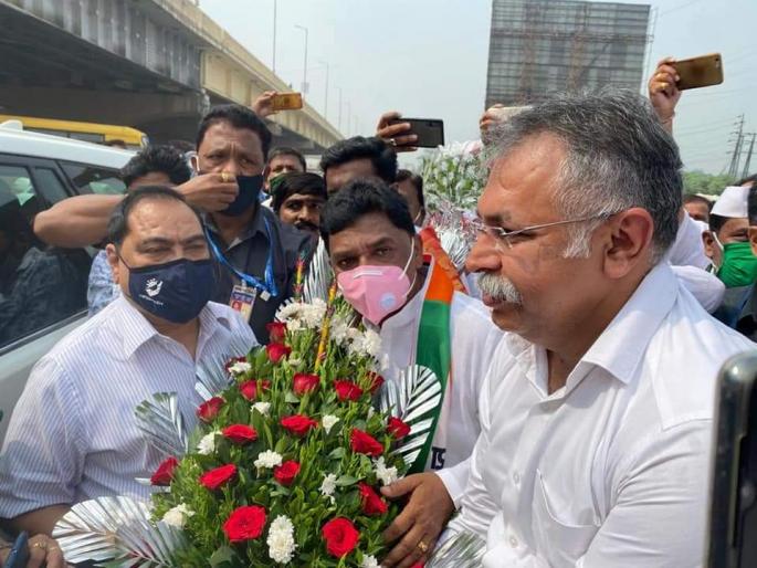 Eknath Khadse's warm welcome from Ulhasnagar NCP | उल्हासनगर राष्ट्रवादी कडून एकनाथ खडसे यांचे जंगी स्वागत Eknath Khadse's warm welcome from Ulhasnagar NCP | उल्हासनगर राष्ट्रवादी कडून एकनाथ खडसे यांचे जंगी स्वागत