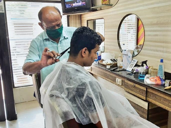 Beard 100 rupees, cutting 150 rupees! During the Corona period, costs increased, and so did prices | दाढी १०० रुपये, तर कटिंग १५० रुपये ! कोरोनाकाळात खर्च वाढला, दरही वाढले Beard 100 rupees, cutting 150 rupees! During the Corona period, costs increased, and so did prices | दाढी १०० रुपये, तर कटिंग १५० रुपये ! कोरोनाकाळात खर्च वाढला, दरही वाढले