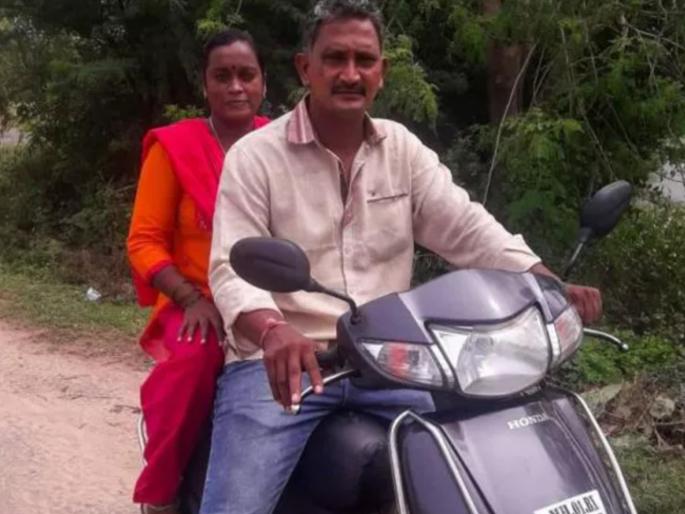 Mom dad 1400 km scooter ride from mumbai to pudukkottai for giving surprise 6 year old son | ७ महिन्यांपासून लांब होतं लेकरू; बापानं ३७ तास स्कूटर चालवून चिमुरड्यासाठी गाव गाठलं Mom dad 1400 km scooter ride from mumbai to pudukkottai for giving surprise 6 year old son | ७ महिन्यांपासून लांब होतं लेकरू; बापानं ३७ तास स्कूटर चालवून चिमुरड्यासाठी गाव गाठलं