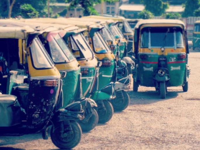 Wow Daughter in law! He threw his mother-in-law with the child and started harassing the driver of the rickshaw | व्वा सुनबाई! मुलासह सासूला फेकले चालत्या रिक्षेतून अन् चालक करू लागला छेडछाड