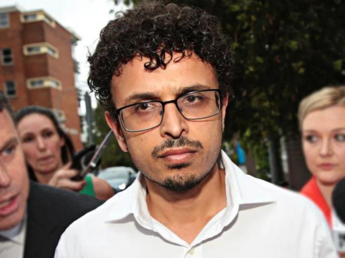 Australian cricketer's brother Arsalan jailed for plotting fake terror attack | ऑस्ट्रेलियन क्रिकेटपटूचा भाऊ अर्सलानची जेलमध्ये रवानगी, बनावट दहशतवादी हल्ल्याचा कट आखल्याप्रकरणी दोषी    Australian cricketer's brother Arsalan jailed for plotting fake terror attack | ऑस्ट्रेलियन क्रिकेटपटूचा भाऊ अर्सलानची जेलमध्ये रवानगी, बनावट दहशतवादी हल्ल्याचा कट आखल्याप्रकरणी दोषी