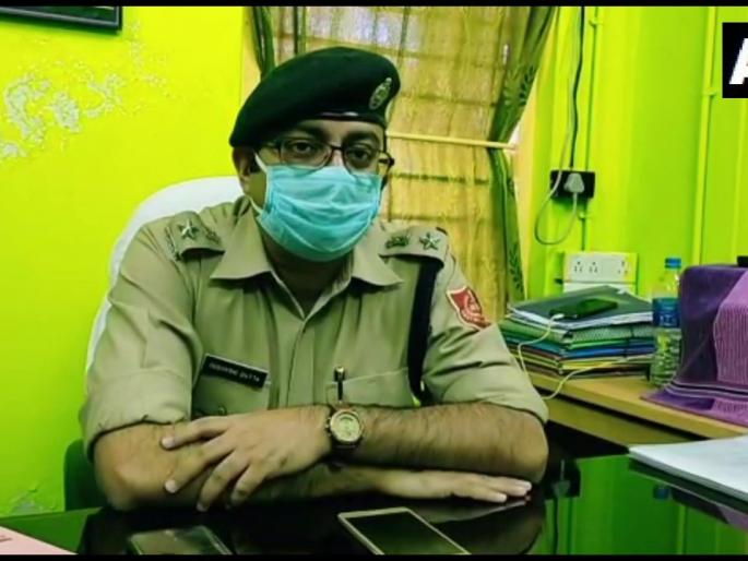 west bengal 5 members family including were found dead in their house | हत्या की आत्महत्या? एकाच घरातील 5 जणांचा संशयास्पद मृत्यू, परिसरात खळबळ  west bengal 5 members family including were found dead in their house | हत्या की आत्महत्या? एकाच घरातील 5 जणांचा संशयास्पद मृत्यू, परिसरात खळबळ