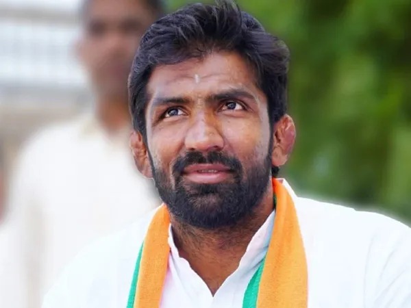 Yogeshwar Dutt lost in baroda byelection In Haryana | योगेश्वर दत्त राजकारणाच्या आखाड्यात गारद, काँग्रेस उमेदवाराने केले चितपट Yogeshwar Dutt lost in baroda byelection In Haryana | योगेश्वर दत्त राजकारणाच्या आखाड्यात गारद, काँग्रेस उमेदवाराने केले चितपट