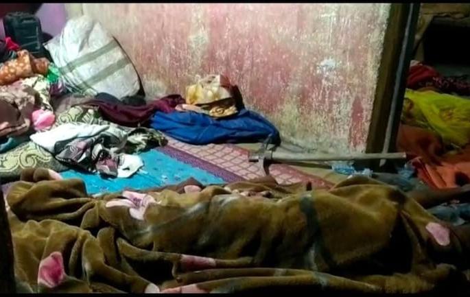 Suspicious death of 6 members of the same family; Bodies found wrapped in blankets | एकाच कुटुंबातील ६ जणांचा संशयास्पद मृत्यू; ब्लॅंकेटमध्ये गुंडाळलेल्या अवस्थेत आढळले मृतदेह Suspicious death of 6 members of the same family; Bodies found wrapped in blankets | एकाच कुटुंबातील ६ जणांचा संशयास्पद मृत्यू; ब्लॅंकेटमध्ये गुंडाळलेल्या अवस्थेत आढळले मृतदेह
