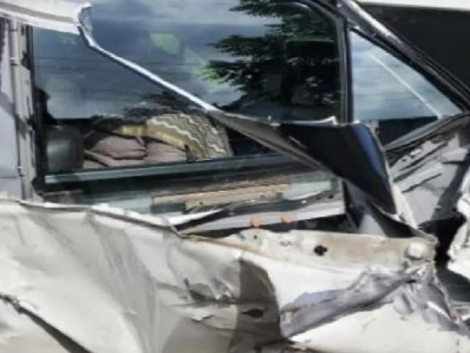 Southern star actress and BJP leader Khushboo Sundar's car crashed, expressed suspicion of assault | दक्षिणेतील स्टार अभिनेत्री आणि भाजपा नेत्या खुशबू सुंदर यांच्या कारला अपघात, घातपाताचा संशय Southern star actress and BJP leader Khushboo Sundar's car crashed, expressed suspicion of assault | दक्षिणेतील स्टार अभिनेत्री आणि भाजपा नेत्या खुशबू सुंदर यांच्या कारला अपघात, घातपाताचा संशय
