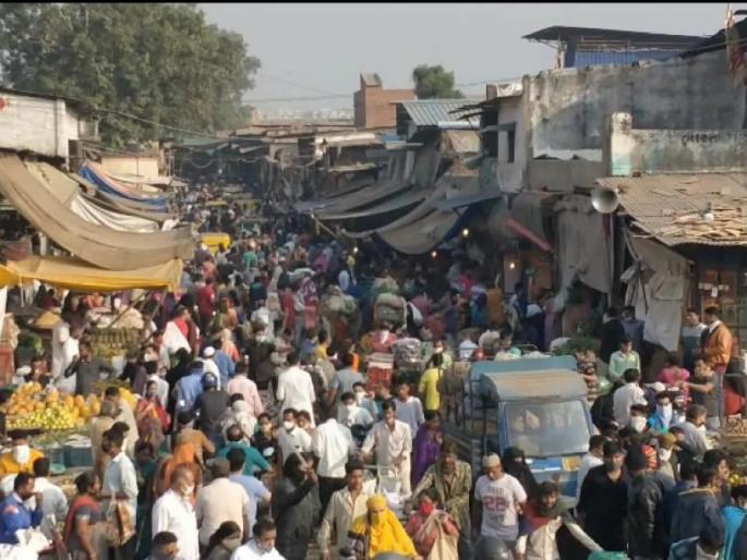 The announcement of a curfew caused chaos in Ahmedabad, reversing the decision to start schools | संचारबंदीच्या घोषणेने अहमदाबादमध्ये गोंधळ, शाळा सुरू करण्याचा निर्णय मागे The announcement of a curfew caused chaos in Ahmedabad, reversing the decision to start schools | संचारबंदीच्या घोषणेने अहमदाबादमध्ये गोंधळ, शाळा सुरू करण्याचा निर्णय मागे