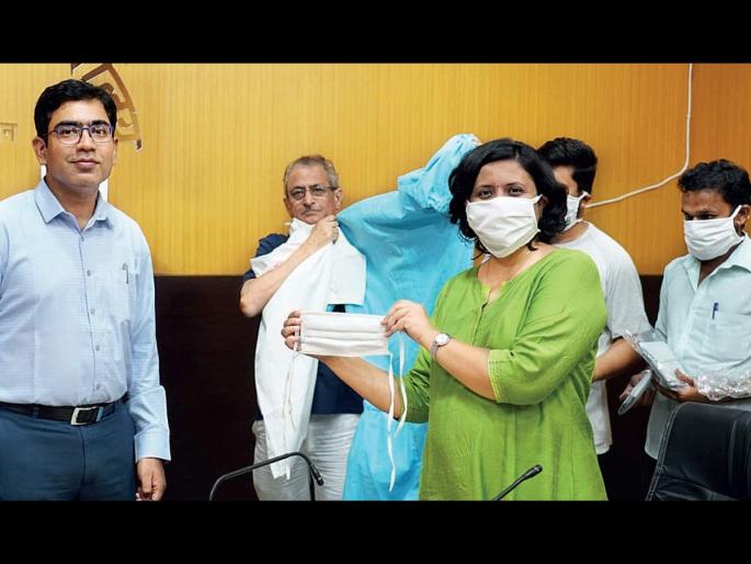 Dr Sheetal Amte Suicide News : During the Corona period, Sheetal Amte worked as a covid warrior | कोरोनाकाळात शीतल आमटे यांनी कोविड योद्धा म्हणून केलं होतं काम Dr Sheetal Amte Suicide News : During the Corona period, Sheetal Amte worked as a covid warrior | कोरोनाकाळात शीतल आमटे यांनी कोविड योद्धा म्हणून केलं होतं काम