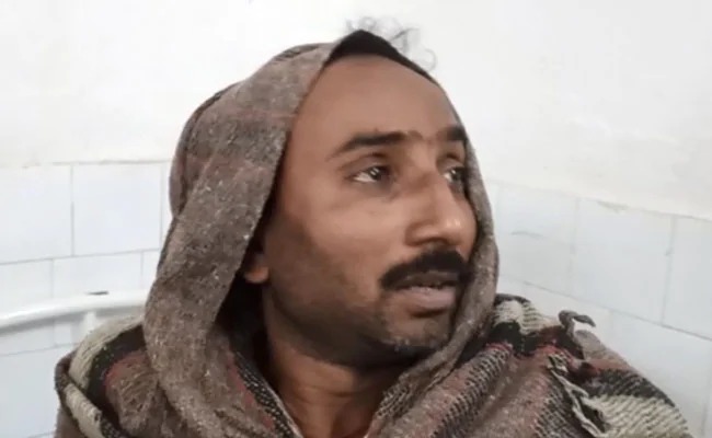 Husband attacked his wife and five children with an ax, killing four; He went to the police station and said ... | माथेफिरूने पत्नीसह पाच मुलांवर केले कुऱ्हाडीने वार, चौघांचा मृत्यू; पोलीस ठाण्यात जाऊन म्हणाला... Husband attacked his wife and five children with an ax, killing four; He went to the police station and said ... | माथेफिरूने पत्नीसह पाच मुलांवर केले कुऱ्हाडीने वार, चौघांचा मृत्यू; पोलीस ठाण्यात जाऊन म्हणाला...