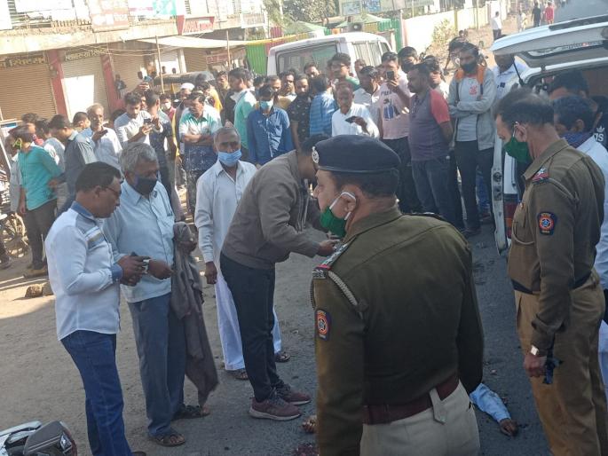 couple from Buldhana who came to Bhusawal for marriage died in an accident | लग्नानिमित्त भुसावळात आलेले बुलढाणा येथील दाम्पत्य अपघातात ठार couple from Buldhana who came to Bhusawal for marriage died in an accident | लग्नानिमित्त भुसावळात आलेले बुलढाणा येथील दाम्पत्य अपघातात ठार