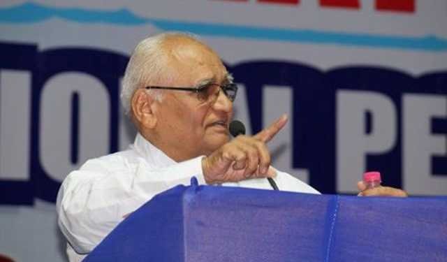 It is not a crime to agitate - B. G. Colse-Patil | आंदोलन करणे हा गुन्हा नाहीच- कोळसे-पाटील It is not a crime to agitate - B. G. Colse-Patil | आंदोलन करणे हा गुन्हा नाहीच- कोळसे-पाटील