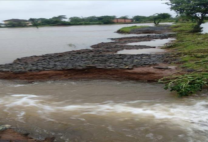 The Narvel Benavale Kharbhumi scheme finally got its moment | नारवेल बेनवले खारभूमी योजनेला अखेर मुहूर्त मिळाला, ५२ कोटी खर्चाची योजना