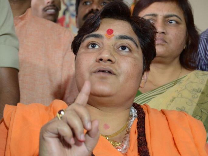 bhopal new controversial statement of pragya thakur mp of bhopal | "तुम्ही मतं देऊन नेत्यांना विकत घेत नाही"; भरसभेत प्रज्ञा सिंह ठाकूर संतापल्या bhopal new controversial statement of pragya thakur mp of bhopal | "तुम्ही मतं देऊन नेत्यांना विकत घेत नाही"; भरसभेत प्रज्ञा सिंह ठाकूर संतापल्या