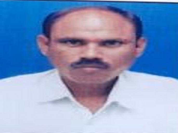 The driver died of a heart attack in the bus before leaving the platform | प्लॅटफॉर्मवरून निघण्यापूर्वी चालकाचा बसमध्येच हृद्यविकाराने मृत्यू The driver died of a heart attack in the bus before leaving the platform | प्लॅटफॉर्मवरून निघण्यापूर्वी चालकाचा बसमध्येच हृद्यविकाराने मृत्यू