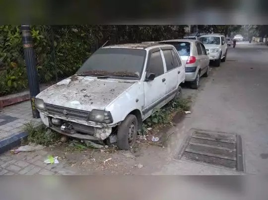 Beware if you park unattended vehicles on the road, this corporation has taken punitive action, confiscation decision | रस्त्यावर बेवारस, भंगार वाहने उभी कराल तर खबरदार, या महानगरपालिकेने घेतला दंडात्मक कारवाई, जप्तीचा निर्णय