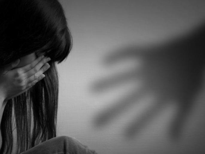 Shame! The blind girl was sexually abused by a relative | लज्जास्पद! अंध मुलीवर नातेवाइकानेच केला लैंगिक अत्याचार Shame! The blind girl was sexually abused by a relative | लज्जास्पद! अंध मुलीवर नातेवाइकानेच केला लैंगिक अत्याचार