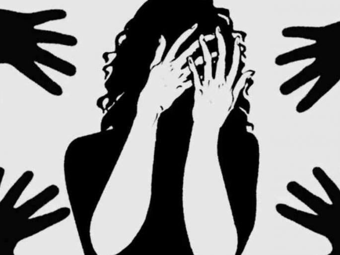 He gangraped the girl by calling her for an interview under the pretext of job | नोकरीच्या बहाण्याने मुलाखतीसाठी बोलावून तरुणीवर केला गँगरेप  He gangraped the girl by calling her for an interview under the pretext of job | नोकरीच्या बहाण्याने मुलाखतीसाठी बोलावून तरुणीवर केला गँगरेप