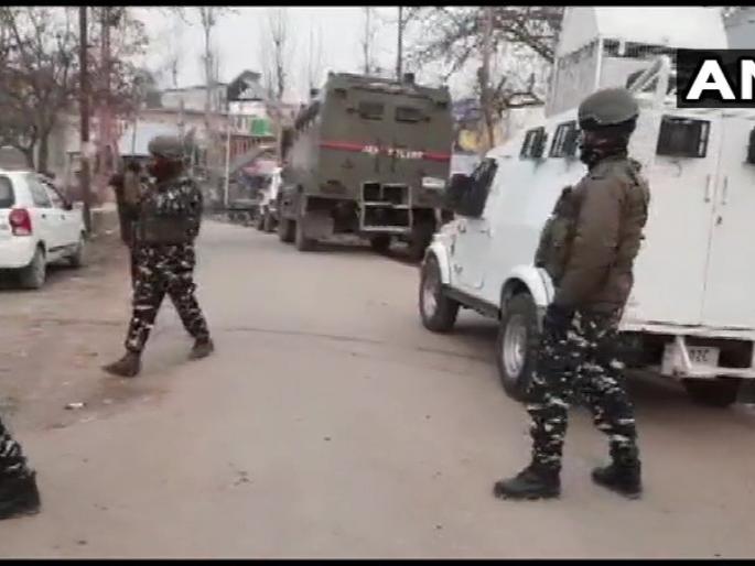 Two terrorists killed, clashes erupted in Shopian on Friday | दोन दहशतवाद्यांना घातले कंठस्नान, शोपीयानमध्ये शुक्रवारपासून चकमक सुरु Two terrorists killed, clashes erupted in Shopian on Friday | दोन दहशतवाद्यांना घातले कंठस्नान, शोपीयानमध्ये शुक्रवारपासून चकमक सुरु