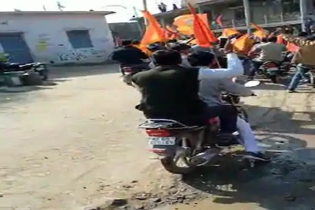 Stones hurled at a rally to collect donations for the Ram Mandir, injuring several | राम मंदिरासाठी देणगी गोळा करण्यासाठी निघालेल्या रॅलीवर दगडफेक, अनेकजण जखमी Stones hurled at a rally to collect donations for the Ram Mandir, injuring several | राम मंदिरासाठी देणगी गोळा करण्यासाठी निघालेल्या रॅलीवर दगडफेक, अनेकजण जखमी
