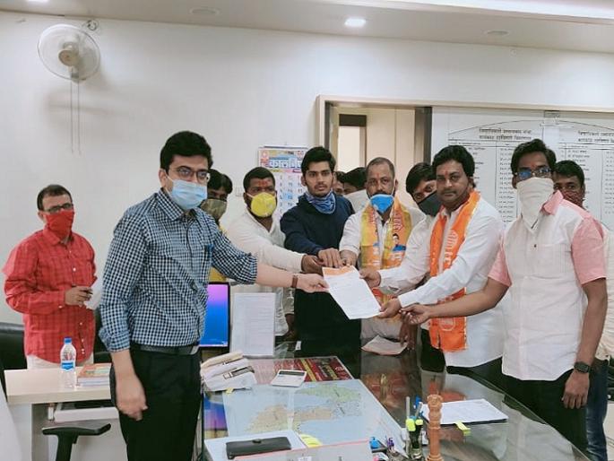 Discussion on renaming Osmanabad after Aurangabad; MNS on field for the name 'Dharashiv' | औरंगाबादनंतर उस्मानाबादच्या नामांतराची चर्चा; 'धाराशिव' नावासाठी मनसे मैदानात Discussion on renaming Osmanabad after Aurangabad; MNS on field for the name 'Dharashiv' | औरंगाबादनंतर उस्मानाबादच्या नामांतराची चर्चा; 'धाराशिव' नावासाठी मनसे मैदानात
