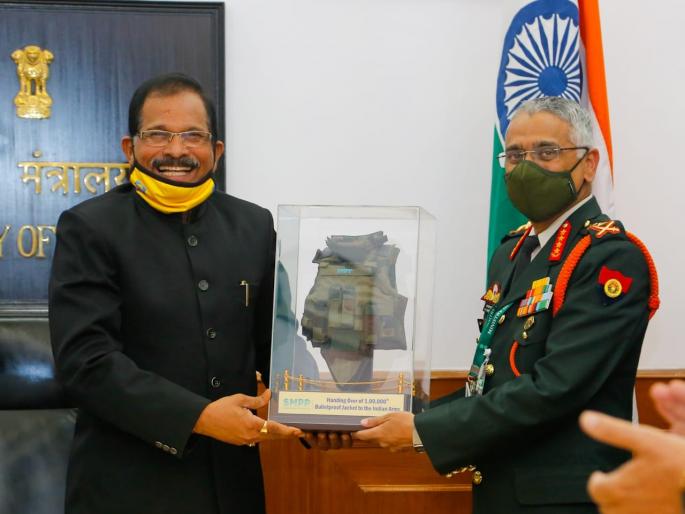 govt will ensure best of weapons and armour to soldiers shripad naik | अरे व्वा! सैन्याला मिळाले 1 लाख 'मेक इन इंडिया' बुलेट प्रूफ जॅकेट; वेळेआधीच झाली डिलिव्हरी govt will ensure best of weapons and armour to soldiers shripad naik | अरे व्वा! सैन्याला मिळाले 1 लाख 'मेक इन इंडिया' बुलेट प्रूफ जॅकेट; वेळेआधीच झाली डिलिव्हरी