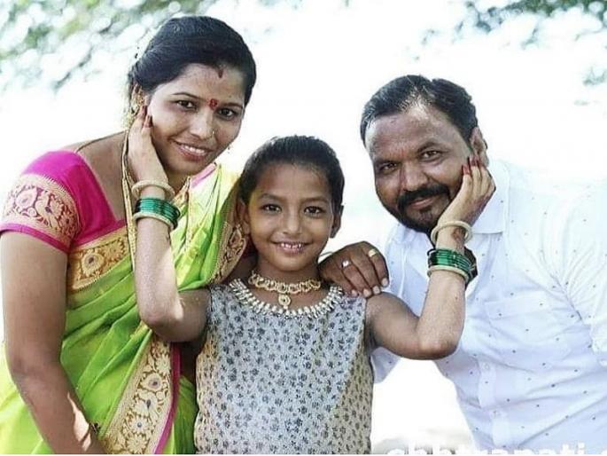 Paithan Triple Murder Case : The servant was angry at being fired; He broke into the house at night and killed the owner's family | कामावरून काढल्याने नोकर संतापला; रात्री घरात घुसून मालकाचे कुटुंबच संपवले Paithan Triple Murder Case : The servant was angry at being fired; He broke into the house at night and killed the owner's family | कामावरून काढल्याने नोकर संतापला; रात्री घरात घुसून मालकाचे कुटुंबच संपवले