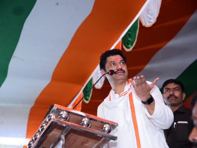 "Pyaar kiya to darna kya ?," Now Shiv Sena leader Abdul Sattar has Backs Dhananjay Munde | "प्यार किया तो डरना क्या?," आता शिवसेना नेत्याने केली धनंजय मुंडेंची पाठराखण