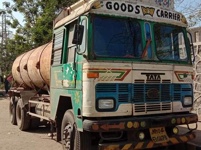 Case filed against tanker driver, owner, manufacturer for releasing chemicals in sewers | गटारात रसायन सोडणारा टँकर चालक, मालक, कारखानदारावर गुन्हा दाखल
