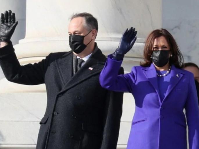 kamala harris dress for historical inauguration designed by two black designers | कमला हॅरिस यांनी शपधविधीसाठी निवडलेला जांभळा ड्रेस कोणी डिजाईन केलाय माहित्येय का? kamala harris dress for historical inauguration designed by two black designers | कमला हॅरिस यांनी शपधविधीसाठी निवडलेला जांभळा ड्रेस कोणी डिजाईन केलाय माहित्येय का?