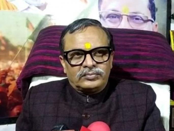 bjp leader gave unique slogan on republic day said we two our five take resolve | "हम दो हमारे पाचचा संकल्प करा, मुलांना हत्यारं विकत घेऊन चालवायला शिकवा" bjp leader gave unique slogan on republic day said we two our five take resolve | "हम दो हमारे पाचचा संकल्प करा, मुलांना हत्यारं विकत घेऊन चालवायला शिकवा"