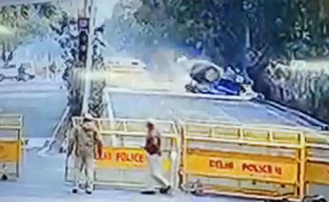 The death of a young man from Australia was due to a tractor accident; clear from the postmortem report | आस्ट्रेलियाहून आलेल्या तरुणाचा मृत्यू ट्रॅक्टर अपघातामुळेच;पोस्टमार्टम रिपोर्टमधून स्पष्ट  The death of a young man from Australia was due to a tractor accident; clear from the postmortem report | आस्ट्रेलियाहून आलेल्या तरुणाचा मृत्यू ट्रॅक्टर अपघातामुळेच;पोस्टमार्टम रिपोर्टमधून स्पष्ट