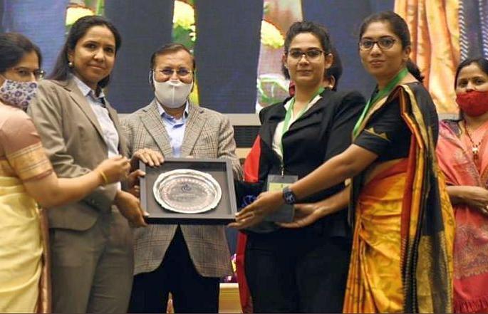 Lady Singham Aarti Singh honored with 'Covid Woman Warriors The Real Hero' Award | लेडी सिंघम आरती सिंह 'कोविड वुमन वॉरिअर्स द रिअल हीरो' पुरस्काराने सन्मानित