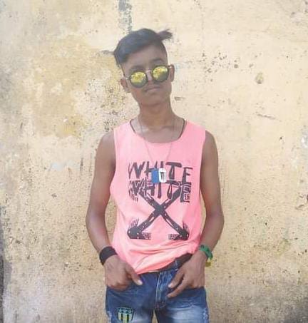 The youth killed the youth by hitting his head on a electricity pole for not telling him to drink cannabis | गांजा पिऊ नका सांगितल्याने तरुणांनी खांबाला डोके आपटून तरुणाची केली हत्या The youth killed the youth by hitting his head on a electricity pole for not telling him to drink cannabis | गांजा पिऊ नका सांगितल्याने तरुणांनी खांबाला डोके आपटून तरुणाची केली हत्या