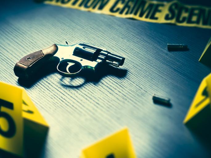 Builder threatened with death, fir against company director & police personnel | बिल्डरला पिस्तुलाचा धाक दाखवून जीवे मारण्याची धमकी,पोलीस कर्मचार्यासह कंपनीच्या संचालकांवर गुन्हा दाखल Builder threatened with death, fir against company director & police personnel | बिल्डरला पिस्तुलाचा धाक दाखवून जीवे मारण्याची धमकी,पोलीस कर्मचार्यासह कंपनीच्या संचालकांवर गुन्हा दाखल