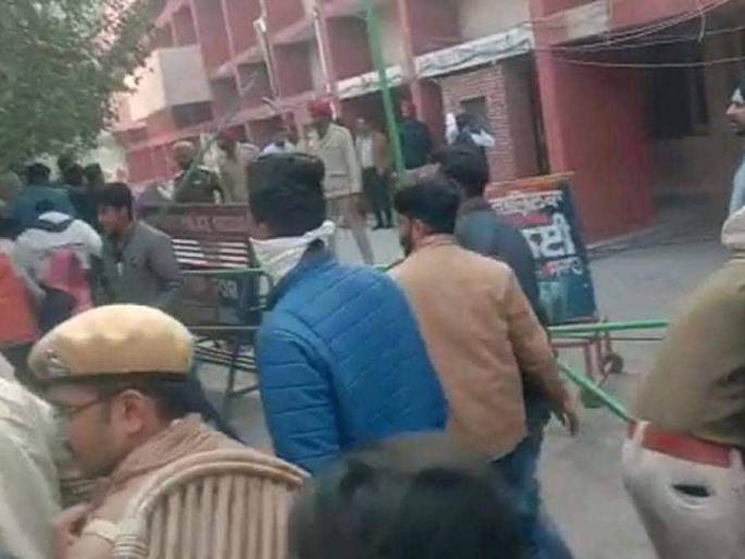 Clash between Congress and Akali Dal party workers in Punjab, one killed, one injured | पंजाबमध्ये काँग्रेस आणि अकाली दलाच्या कार्यकर्त्यांमध्ये तुफान हाणामारी, एकाचा मृत्यू Clash between Congress and Akali Dal party workers in Punjab, one killed, one injured | पंजाबमध्ये काँग्रेस आणि अकाली दलाच्या कार्यकर्त्यांमध्ये तुफान हाणामारी, एकाचा मृत्यू
