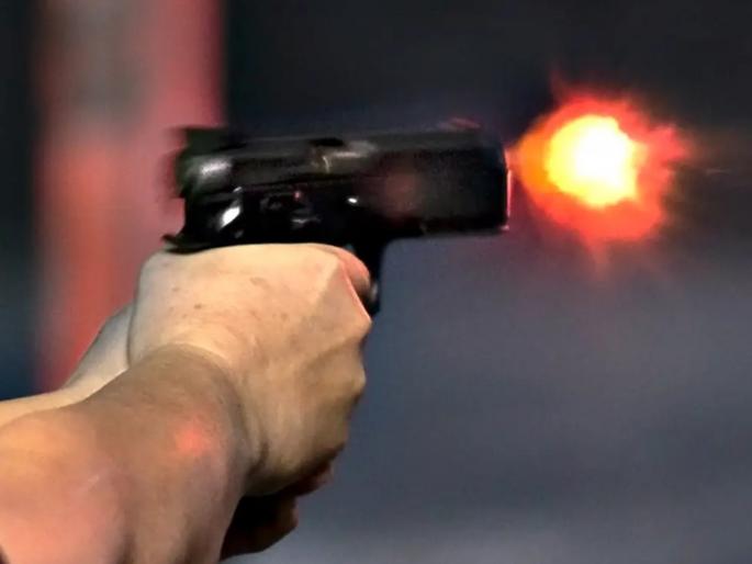 The 20-year-old was making a loot 'prank'; Shot supposing the real culprit! | 20 वर्षांचा युवक तयार करत होता लुटीचा 'प्रँक'; खरा गुन्हेगार समजून मारली गोळी! The 20-year-old was making a loot 'prank'; Shot supposing the real culprit! | 20 वर्षांचा युवक तयार करत होता लुटीचा 'प्रँक'; खरा गुन्हेगार समजून मारली गोळी!