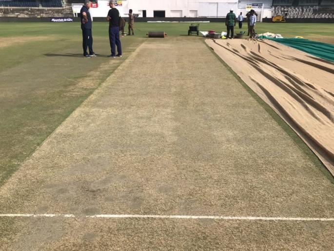 India vs England, 2nd Test: People risk their lives for the match, social distance fuss at Chennai Stadium | India vs England, 2nd Test : मॅचसाठी जीव धोक्यात घालतायेत लोकं, चेन्नई स्टेडियमवर सोशल डिस्टन्सिंगचा फज्जा