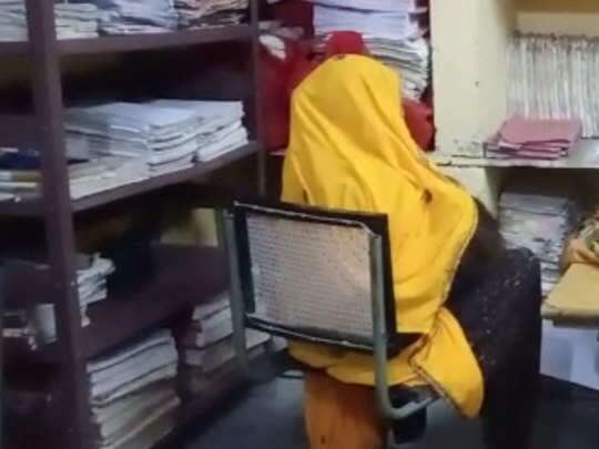 Kidnapped from Bihar, sold in UP, Rajasthan, sister found by brother three years later | बिहारमधून अपहरण केले, यूपी, राजस्थानमध्ये विकले, तीन वर्षांनंतर बहिणीला भावाने शोधून काढले Kidnapped from Bihar, sold in UP, Rajasthan, sister found by brother three years later | बिहारमधून अपहरण केले, यूपी, राजस्थानमध्ये विकले, तीन वर्षांनंतर बहिणीला भावाने शोधून काढले