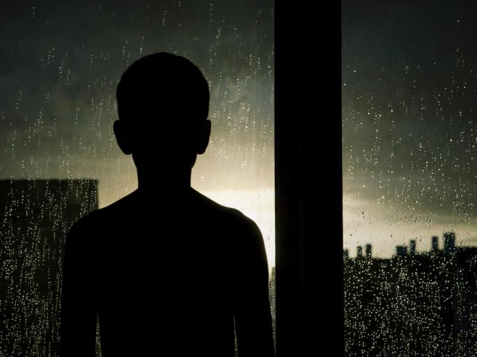 suicide in Dombivli! A 17-year-old boy committed suicide by jumping from the 21st floor | डोंबिवलीत खळबळ! १७ वर्षीय मुलाने २१ व्या मजल्यावरून उडी मारून केली आत्महत्या suicide in Dombivli! A 17-year-old boy committed suicide by jumping from the 21st floor | डोंबिवलीत खळबळ! १७ वर्षीय मुलाने २१ व्या मजल्यावरून उडी मारून केली आत्महत्या