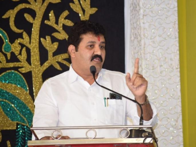 Pooja Chavan: Sudhir Mungantiwar Criticize Sanjay Rathod Says, "This is not a show of strength, but an insult to the Chief Minister" | Pooja Chavan : "हे शक्तिप्रदर्शन नव्हे, तर मुख्यमंत्र्यांचं अवमान प्रदर्शन," संजय राठोड यांच्यावर जोरदार टीका Pooja Chavan: Sudhir Mungantiwar Criticize Sanjay Rathod Says, "This is not a show of strength, but an insult to the Chief Minister" | Pooja Chavan : "हे शक्तिप्रदर्शन नव्हे, तर मुख्यमंत्र्यांचं अवमान प्रदर्शन," संजय राठोड यांच्यावर जोरदार टीका