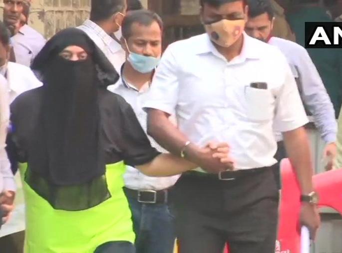 Ravi Pujari remanded in police custody till March 9 in Gajalee hotel firing case | गजाली हॉटेल गोळीबार प्रकरणी मोक्का कोर्टाने रवी पुजारीला सुनावली ९ मार्चपर्यंत पोलीस कोठडी Ravi Pujari remanded in police custody till March 9 in Gajalee hotel firing case | गजाली हॉटेल गोळीबार प्रकरणी मोक्का कोर्टाने रवी पुजारीला सुनावली ९ मार्चपर्यंत पोलीस कोठडी