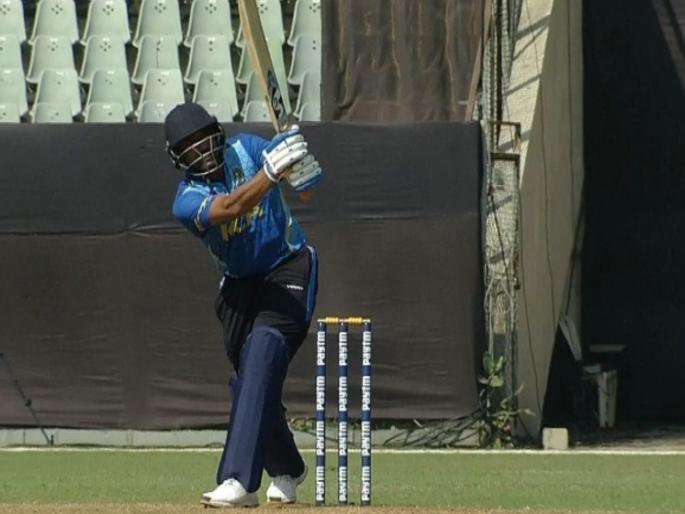 Chennai Super Kings Robin Uthappa smash Two century in three matches in Vijay Hazare Trophy  | ६ वर्षांपासून टीम इंडियातून बाहेर; CSKच्या ताफ्यात नव्यानं दाखल झालेल्या फलंदाजाची तीन सामन्यांत दोन शतकं 