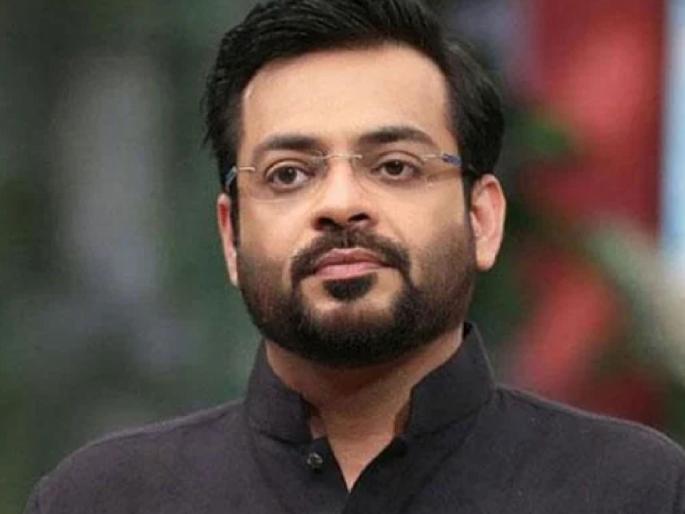pti leader aamir liaquat lambasted by party members and others over hindu deity tweet | अखेर पाकिस्तानच्या सत्ताधारी पक्षाच्या खासदाराने हिंदू समाजाची मागितली माफी, म्हणाले... pti leader aamir liaquat lambasted by party members and others over hindu deity tweet | अखेर पाकिस्तानच्या सत्ताधारी पक्षाच्या खासदाराने हिंदू समाजाची मागितली माफी, म्हणाले...