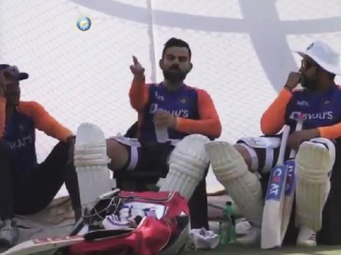 Virat not sharing water with Rohit: Twitterati has hilarious reactions to their pic from Team India's session | विराट कोहलीनं हातात बॉटल असूनही रोहित शर्माला पाणी दिलं नाही; दोन स्टार खेळाडूंना सोबत पाहून नेटिझन्स सुटले