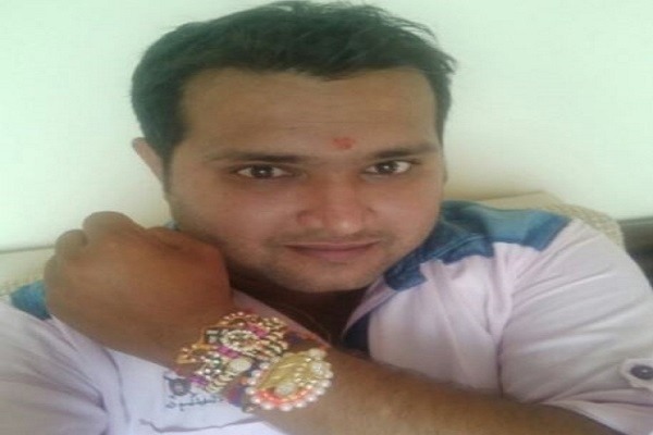 Samit Thakkar, who made controversial remarks against the Chief Minister, made a sensational claim about Sachin Vaze | मुख्यमंत्र्यांविरोधात वादग्रस्त टिप्पणी करणाऱ्या समित ठक्करने सचिन वाझेंबाबत केला खळबळजनक दावा Samit Thakkar, who made controversial remarks against the Chief Minister, made a sensational claim about Sachin Vaze | मुख्यमंत्र्यांविरोधात वादग्रस्त टिप्पणी करणाऱ्या समित ठक्करने सचिन वाझेंबाबत केला खळबळजनक दावा