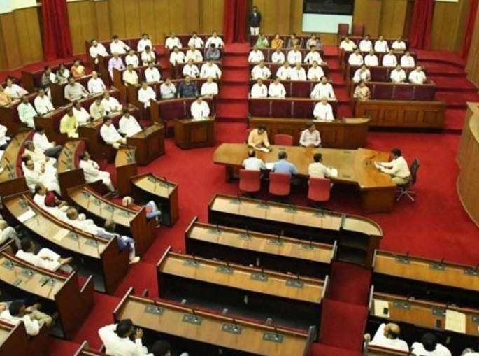 BJP MLA Subhash Chandra Panigrahi tried to commit suicide in odisha legislative assembly | विधानसभेत हायव्होल्टेज ड्रामा! भाजपा आमदाराने सॅनिटायझर पिऊन केला आत्महत्येचा प्रयत्न