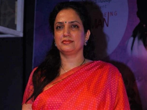 coronavirus: CM Uddhav Thackeray's wife Rashmi Thackeray Tested corona positive | मोठी बातमी : आदित्य ठाकरेंपाठोपाठ रश्मी ठाकरे यांनाही कोरोनाचा संसर्ग coronavirus: CM Uddhav Thackeray's wife Rashmi Thackeray Tested corona positive | मोठी बातमी : आदित्य ठाकरेंपाठोपाठ रश्मी ठाकरे यांनाही कोरोनाचा संसर्ग